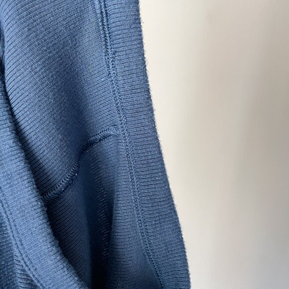 Lululemon Hold Tight Cropped T-Shirt Size *XS/S? Pitch Blue Curved Hem SS - Picture 10 of 10